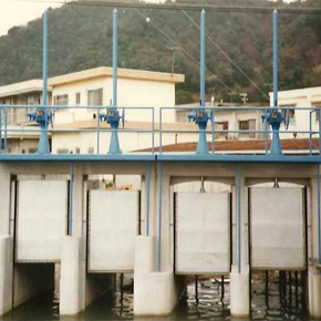 スライドゲート